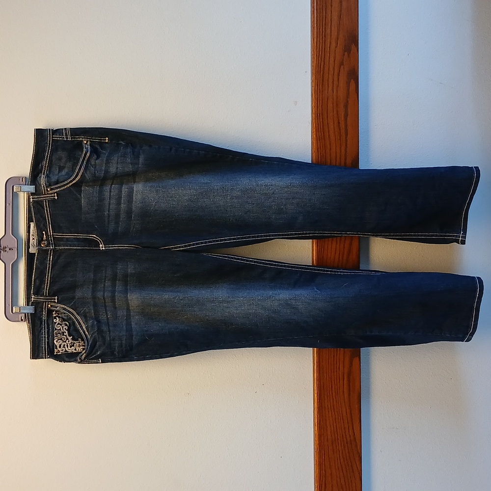🌸 LOVE NATION Women's Blue Jeans